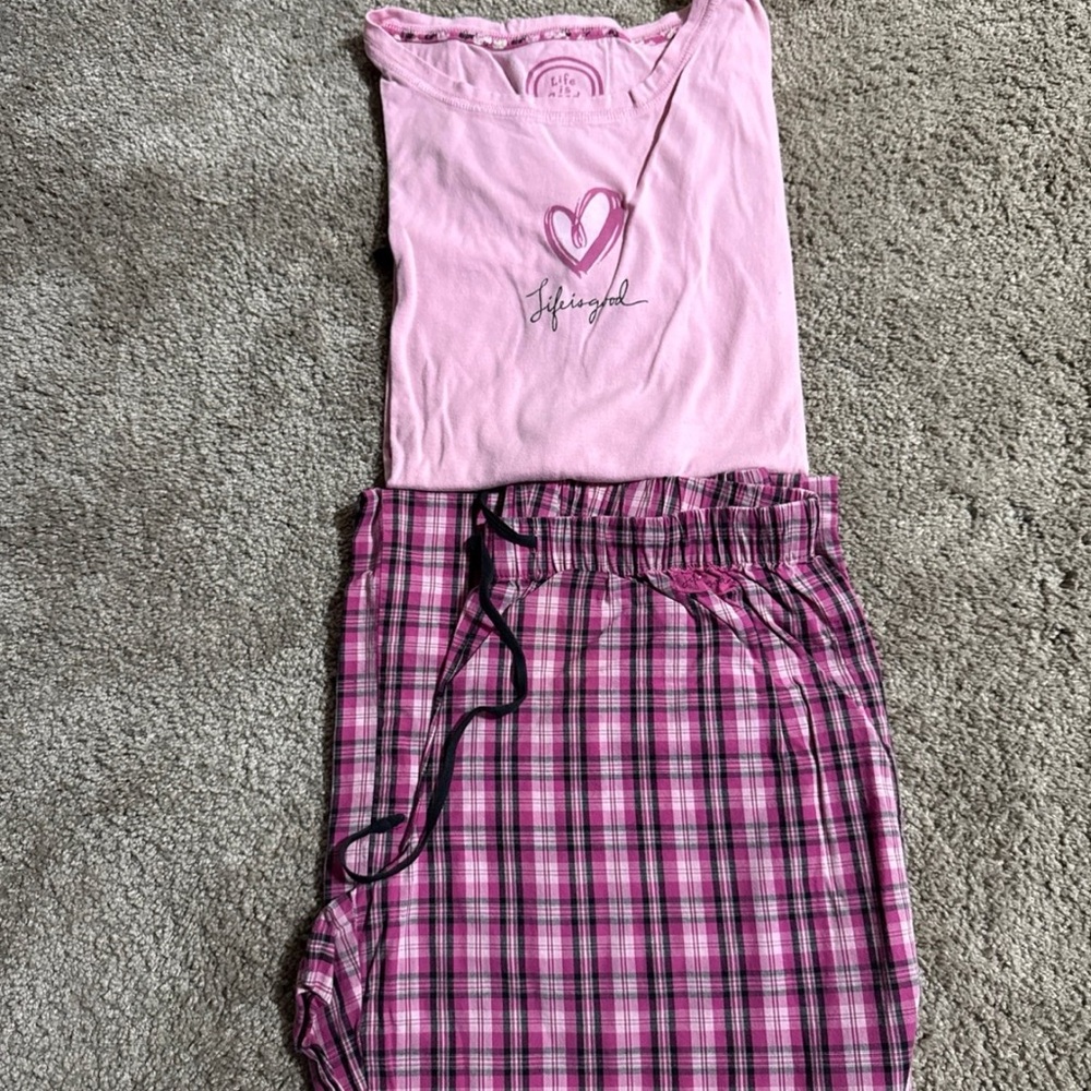 Life is good love heart pajamas long sleeve size small pants medium shirt rare
